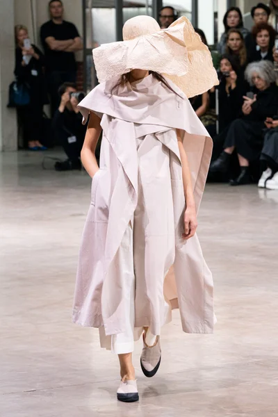 Look 2